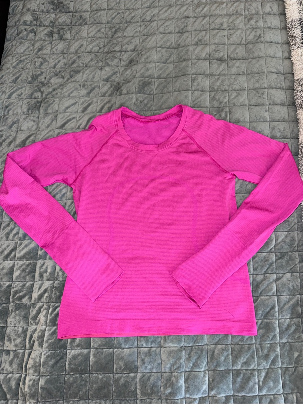 Lululemon Swiftly Tech Women's size 8 Pink Punch Long-Sleeve